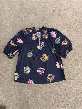 NIC Zoe Bright Spot Smocked Neck Top